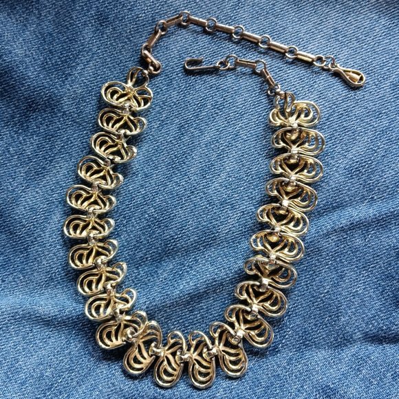 Coro Vintage Goldtone Necklace - Picture 8 of 11